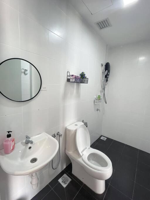 Homefeel Netflix Youtube Wifi 5min Drive To Desapark Apartment