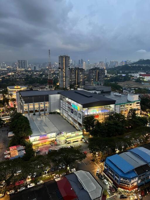 Apartment Homefeel Netflix Youtube Wifi 5min Drive To Desapark Kuala Lumpur